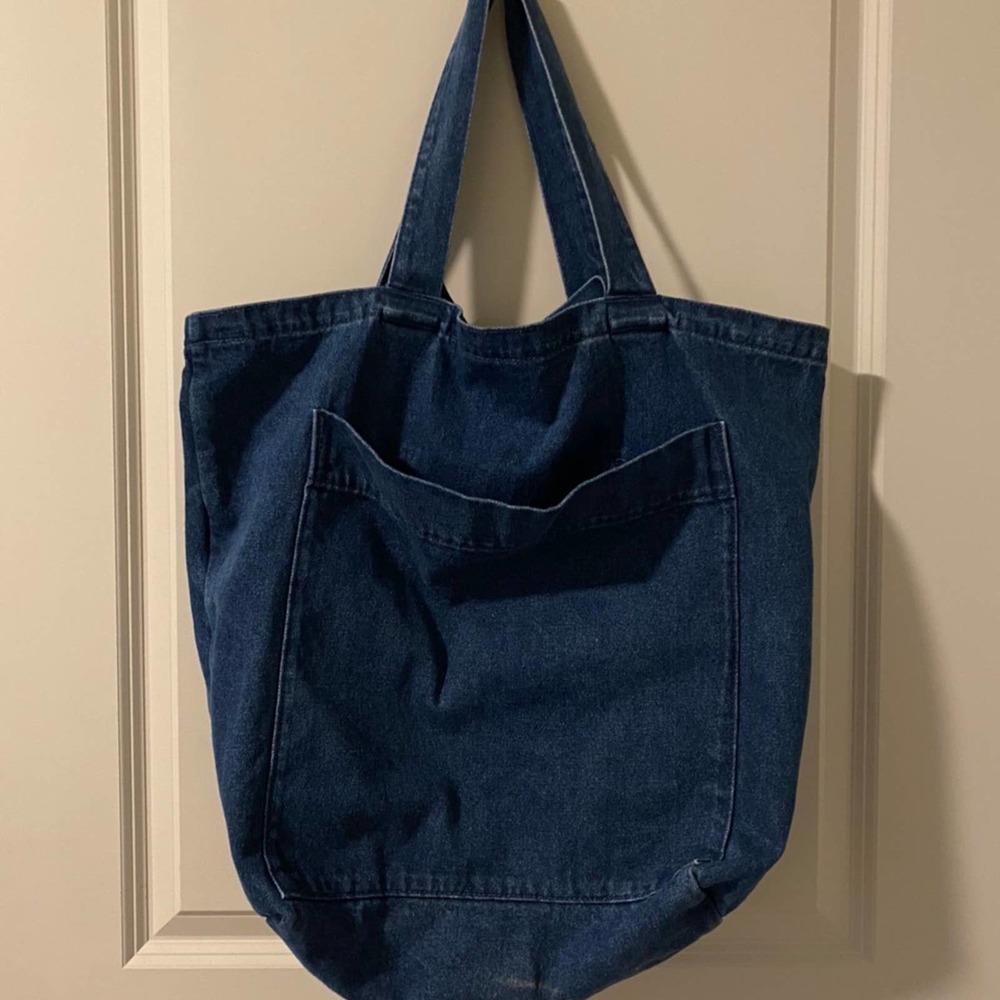 BAGGU Giant Pocket Tote in Blue Denim